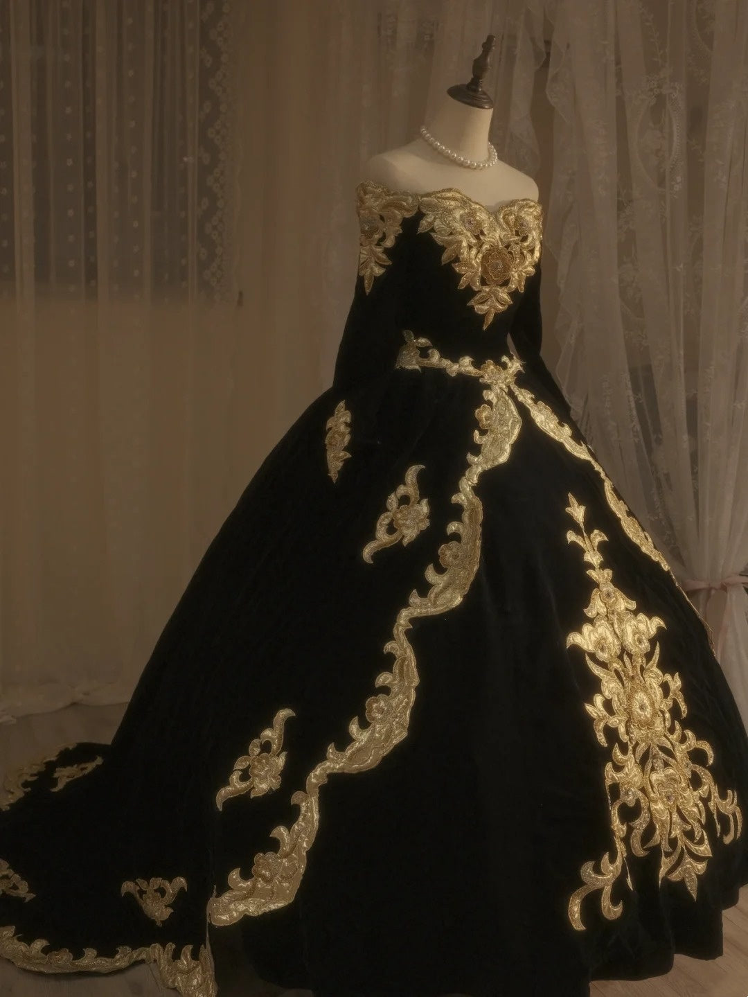 NiceVestidos – Vintage-Kleid, golden, hervorragend, erstklassig, hinreißend, handbestickt, mit vielen Perlen besetzt, romantische Fantasie, Barockzeit, prächtiges Hochzeitskleid, Ballkleid NV5854