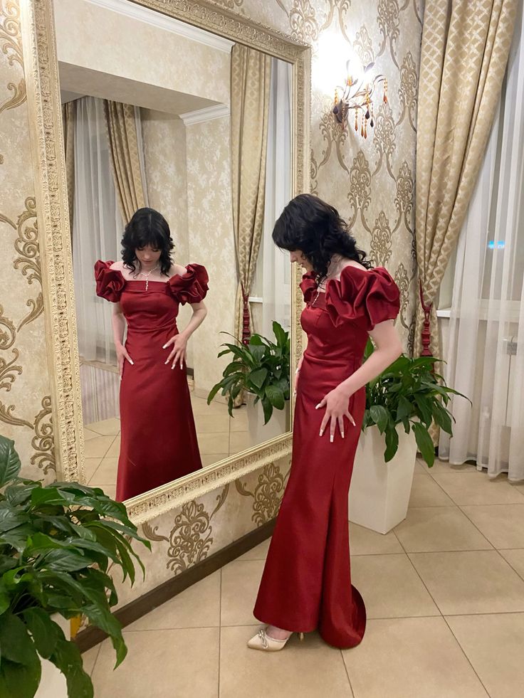 Elegantes langes Ballkleid mit roten Puffärmeln, NV2796