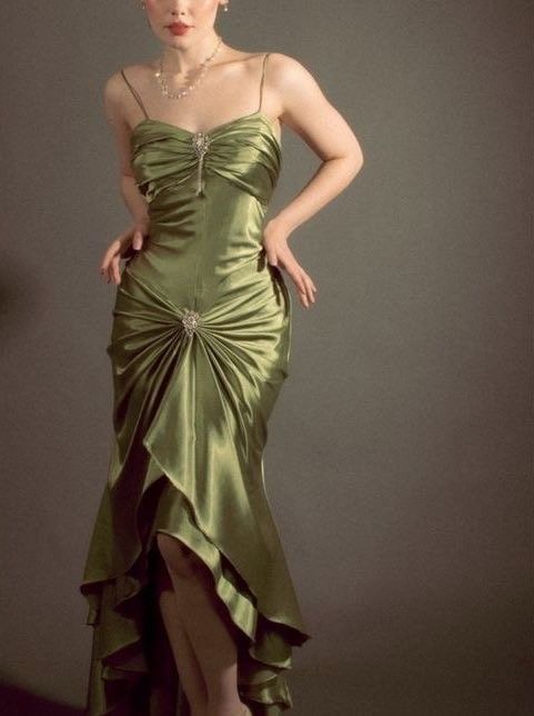 Grünes, figurbetontes, langes Ballkleid mit Spaghettiträgern, NV1965
