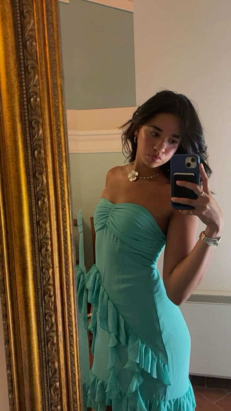 Grünes kurzes Homecoming-Kleid mit Rüschentop und Partykleid nv2971