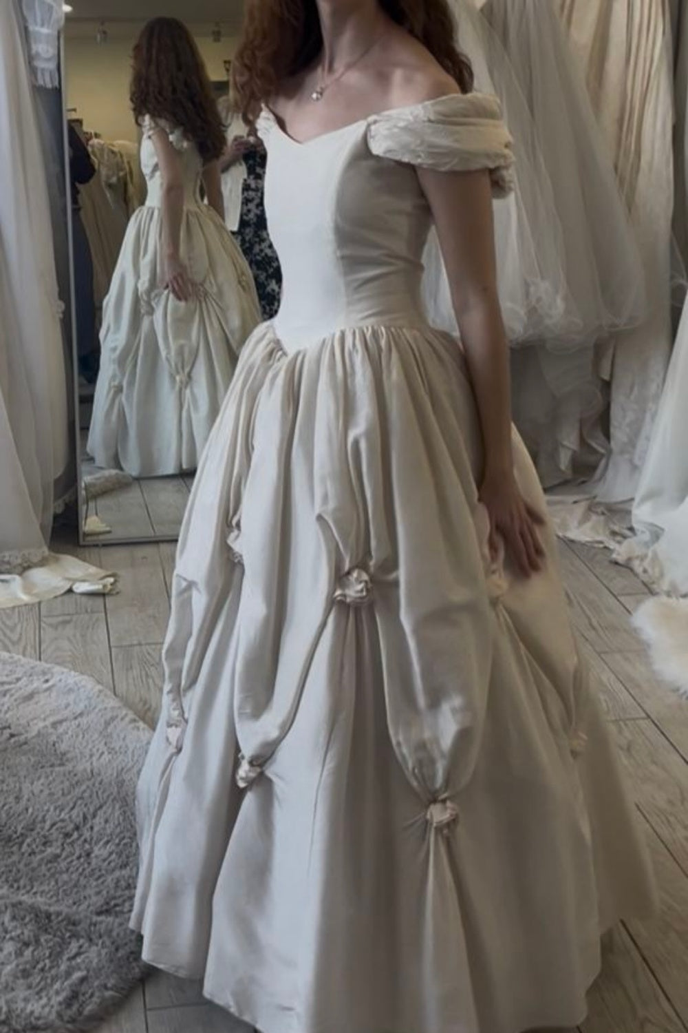 NiceVestidos--Fashionable Long Satin Wedding Dress NV5849