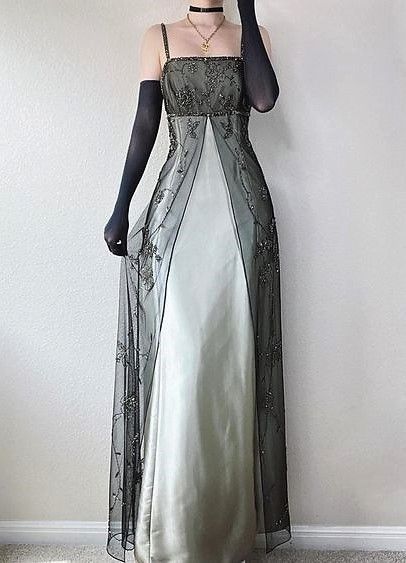 Silbergraues, bodenlanges Retro-Abendkleid aus schwarzem Tüll mit Perlenbesatz und Spaghettiträgern (NV6228)