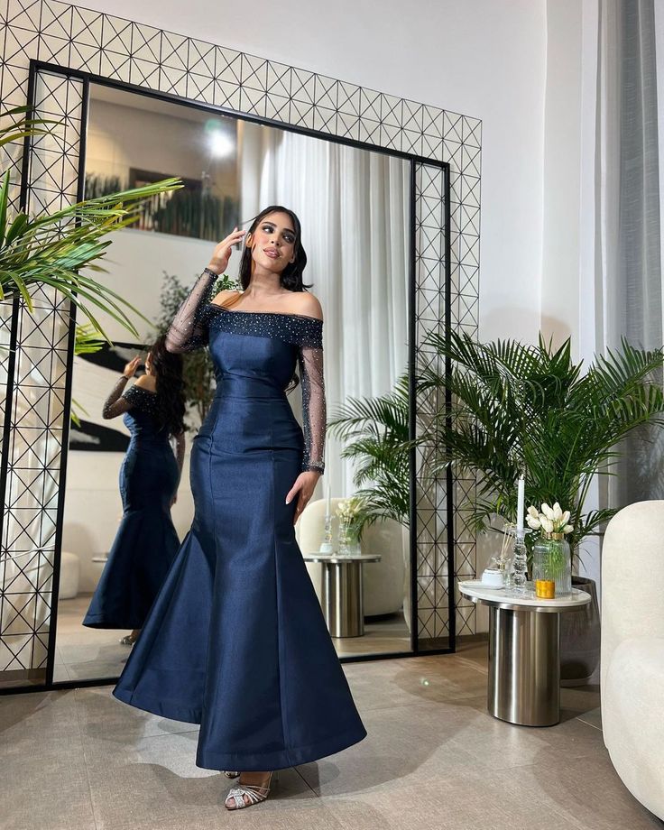 Dunkelblaues schlichtes, elegantes, glänzendes, langes Ballkleid, Abendkleid, Partykleid, NV2471