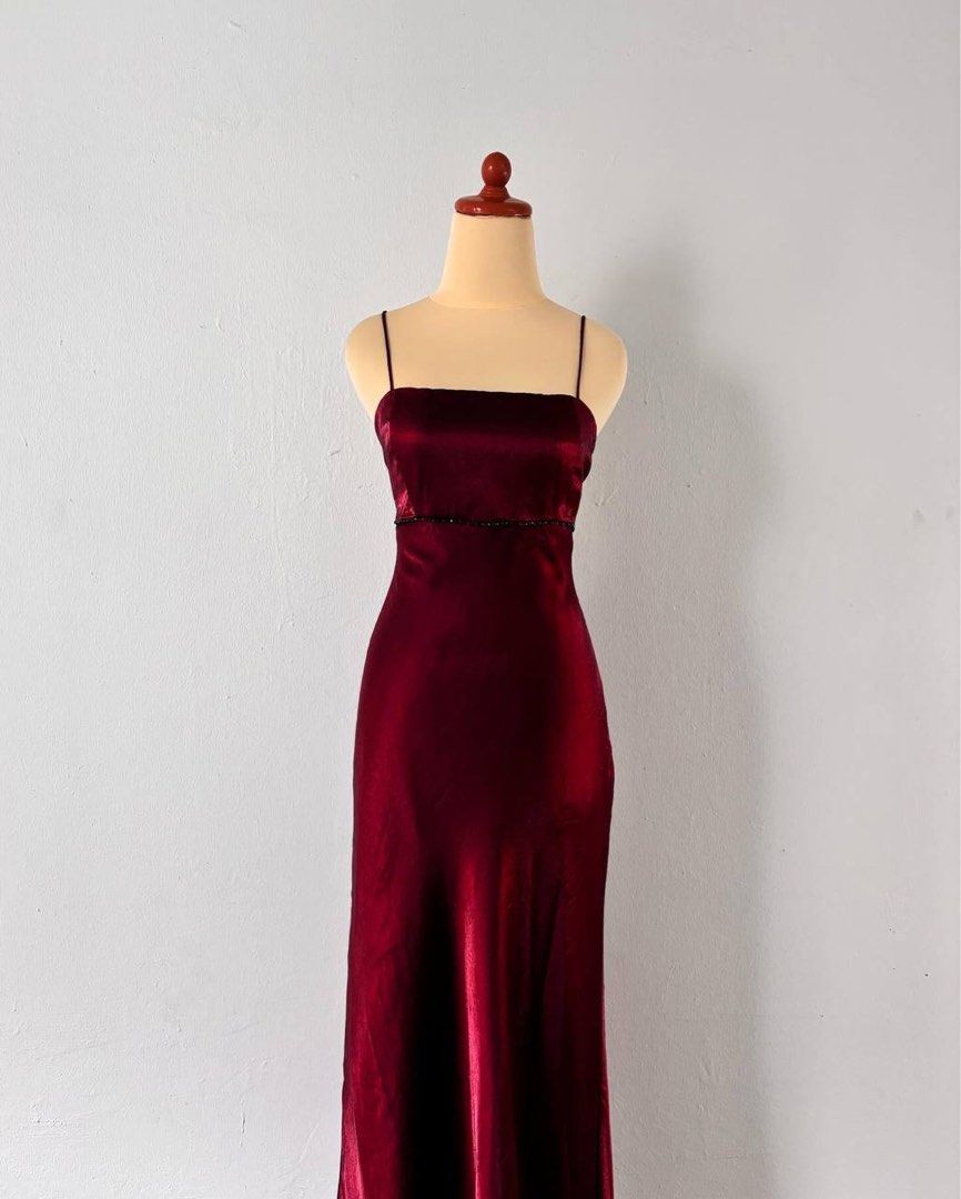 NiceVestidos – Burgunderrotes, langes Retro-Satin-Ballkleid, Heimkehrkleid, Feenkleid, NV5589