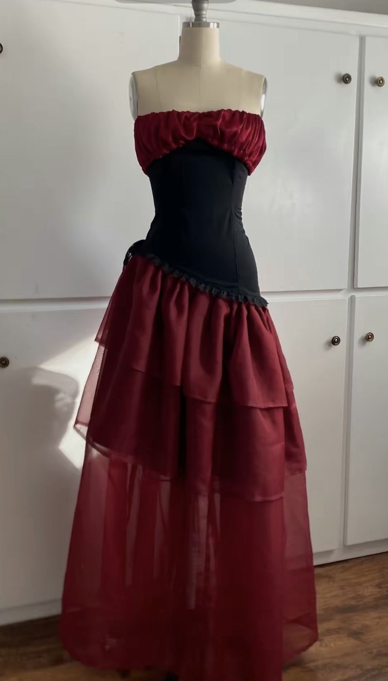 NiceVestidos - Robe en tulle rouge et noir NV6037