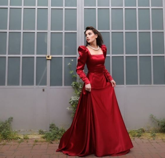 Rotes schlichtes, quadratisches Halsband, elegantes, charmantes, langärmliges, langes Hochzeitskleid, Ballkleid, Abendkleid, NV2841