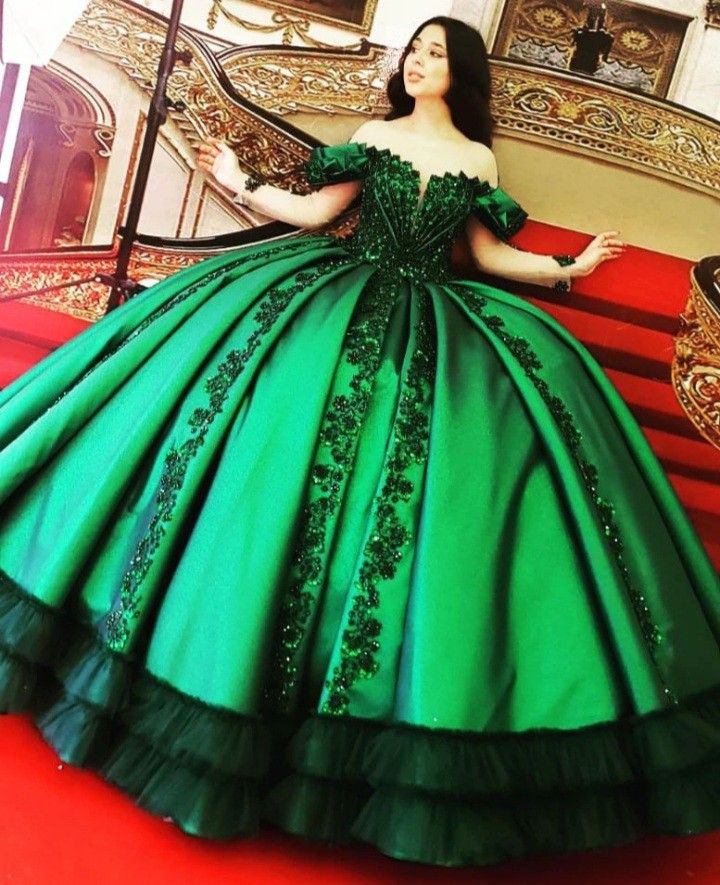NiceVestidos-Emerald Green Satin and Sequin Paneled Off-Shoulder Short Sleeve Floor-Length Ball Gown NV6176