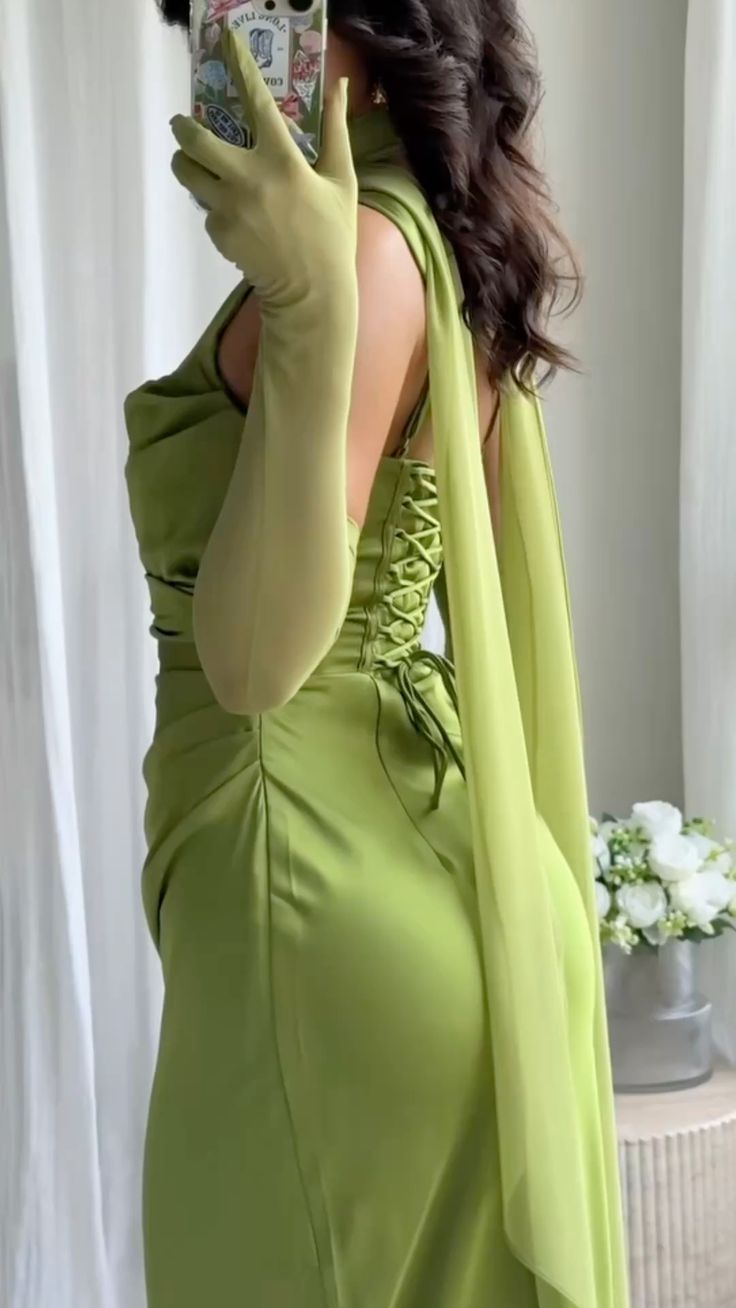 NiceVestidos - Robe de bal verte simple et élégante, nouée dans le dos, robe d'invitée de mariage tendance NV5847