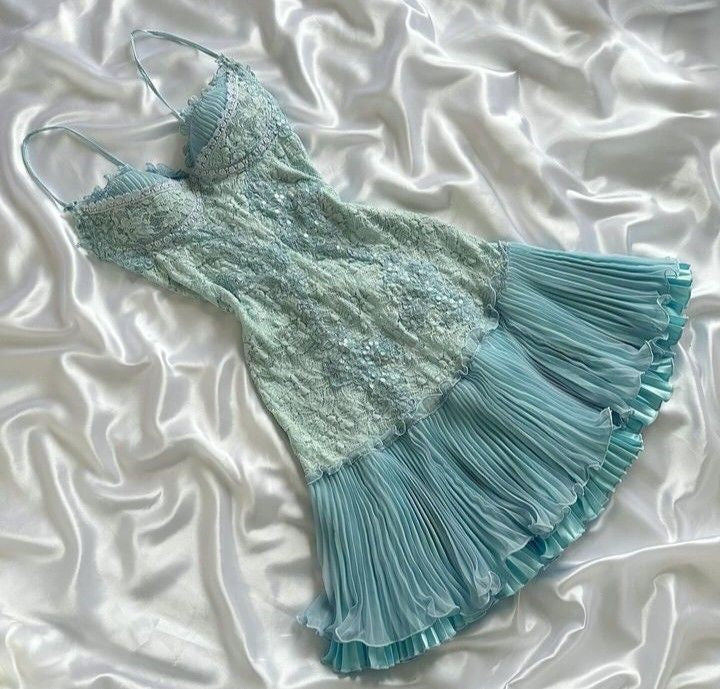 Grünes glänzendes, modisches, exquisites, perlenbesetztes Spaghettiträger-Kurzkleid für die Abschlussball-/Abend-/Partykleid, NV3504