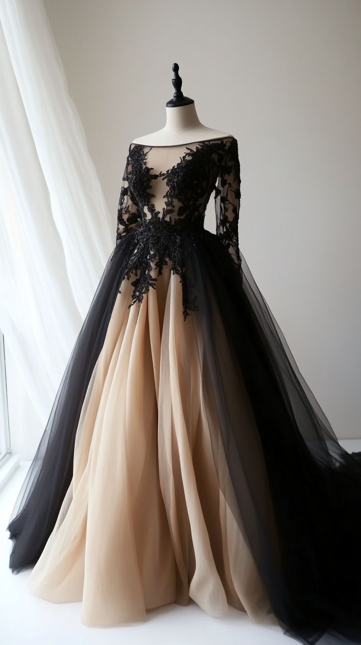 Hochzeitskleid im dunklen Palaststil, langärmeliges Spitzenkleid | Schwarzes und hautfarbenes Tüll-Ballkleid mit Schleppe, Maxikleid für Gala, Ball, Retro-Mottoparty NV6259