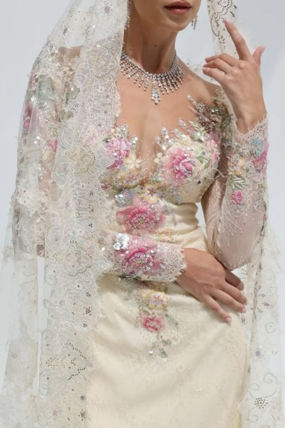 Wunderschönes, exquisites, langes, geblümtes Tüll-Ballkleid in Rosa, NV5408