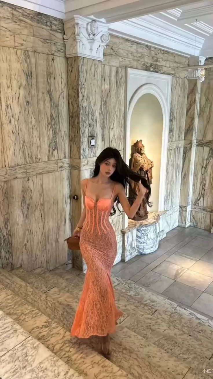 Atemberaubendes orangefarbenes Meerjungfrau-Spitzen-Abendkleid mit Spaghettiträgern und langer Ballkleid-Partykleid nv2885