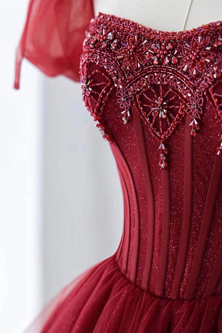 Elegantes, rotes, mit Perlen besetztes, kurzärmliges, langes Ballkleid aus Tüll, NV3003