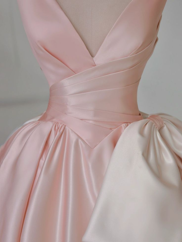 Rosa V-Ausschnitt schlichtes, modisches, langes Satin-Ballkleid mit Schleife, nv3022