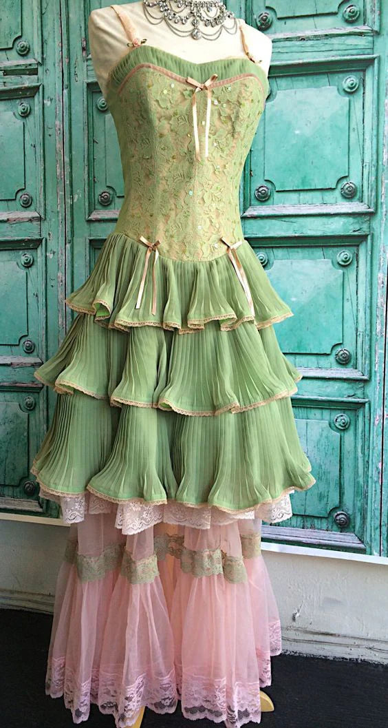 Grünes A-Linien-Ballkleid mit Stufendesign und Spitze, langes Partykleid, Abendkleid nv1982