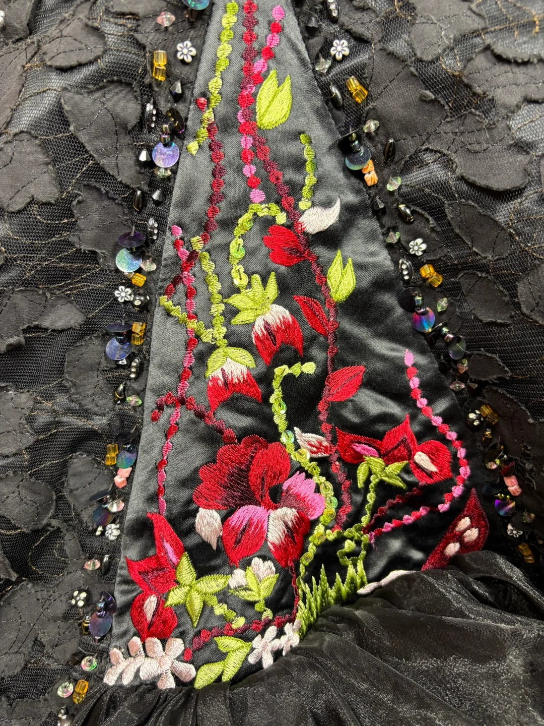 Schwarzes, florales, perlenbesetztes, langes Meerjungfrau-Ballkleid mit Fischschwanz-Ausschnitt, Abendkleid für Quinceanera, NV4641