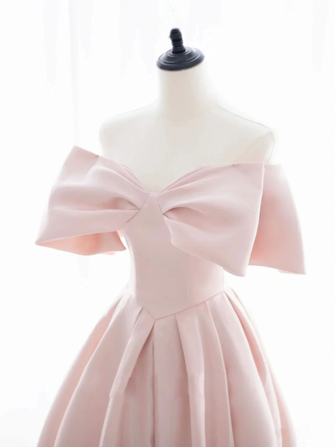 Schlichtes und elegantes langes Ballkleid-Abendkleid aus rosa Satin, NV1909