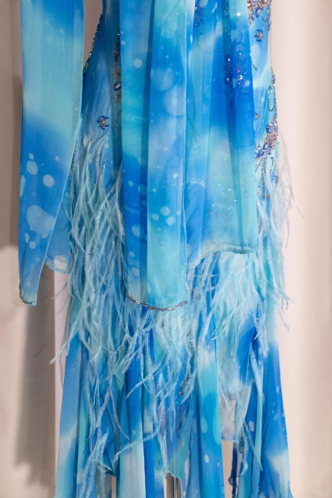 Robe de soirée longue en mousseline de soie à perles bleues nv5128
