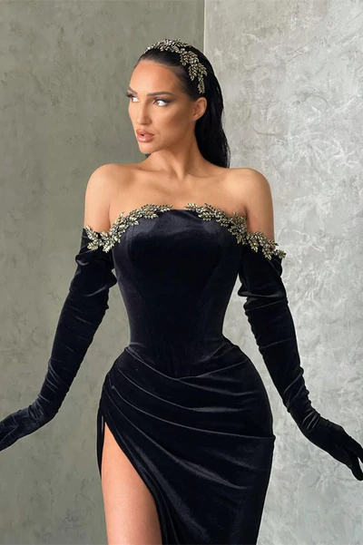 Robe de bal sirène noire en velours à épaules dénudées et fente haute nv41