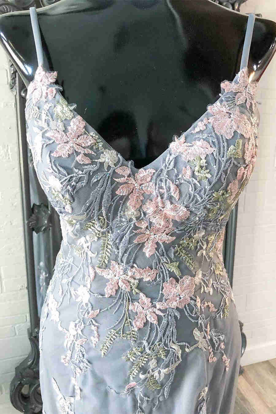 Elegantes graues Meerjungfrauen-Ballkleid mit Stickerei nv866