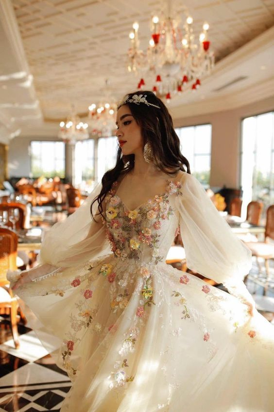 Helles Champagner-Ballkleid mit Blumen, Puffärmeln, Partykleid nv530