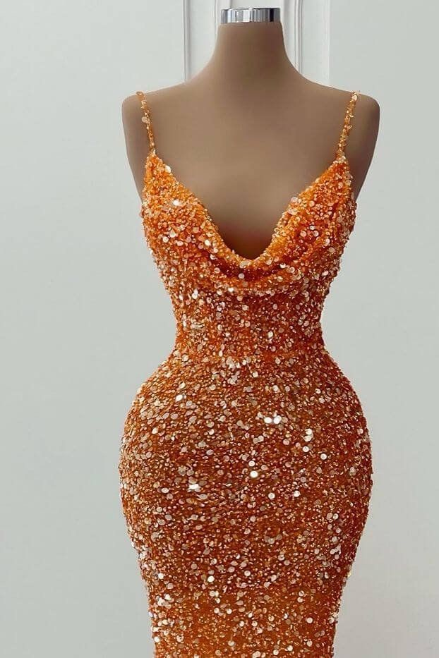 Langes Ballkleid im Meerjungfrauen-Stil mit V-Ausschnitt und Spaghettiträgern in Orange nv282