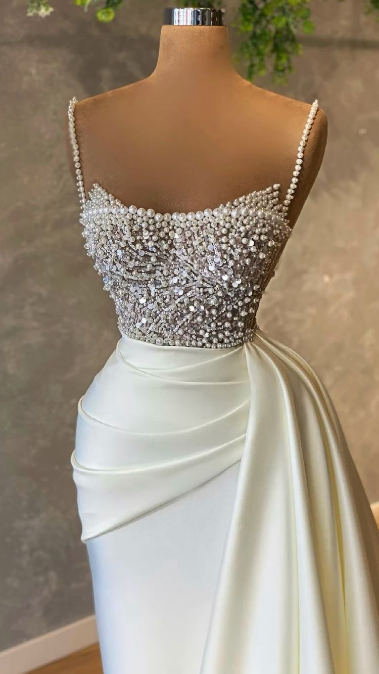 Elfenbeinfarbenes Kleid mit Perlen Ballkleider Abendkleider nv81