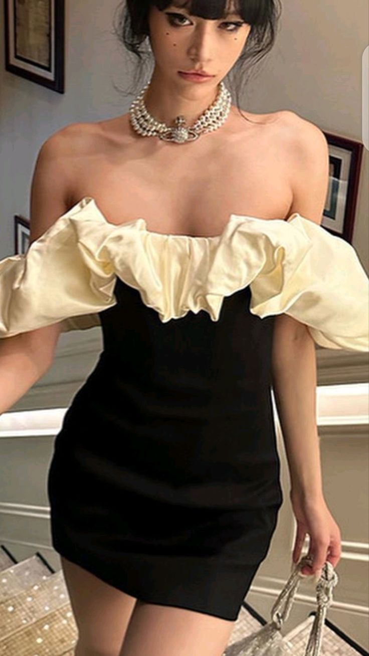 Robe de soirée courte noire à volants nv2862