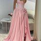 NiceVestidos – Robe longue de soirée en satin rose poudré, sans bretelles, ornée de fleurs en 3D et fendue sur le côté, idéale pour les bals et les soirées de gala (NV5887)