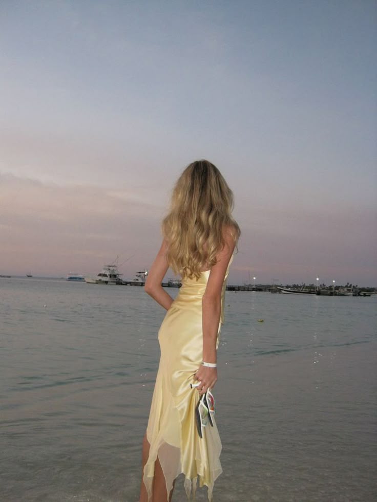 Robe de soirée longue en satin jaune élégante et élégante, deux pièces, tenue de soirée en bord de mer, nv3596