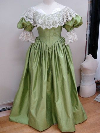 Robe de soirée longue élégante et rétro à décolleté en dentelle verte nv2828