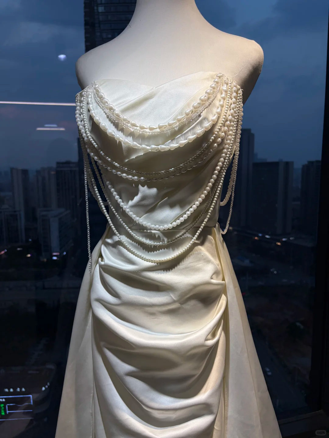 Strapless White Satin Mermaid Wedding Gown Draped Pearl Chains Ruched Skirt Long Train Formal Evening Dress  NV6981