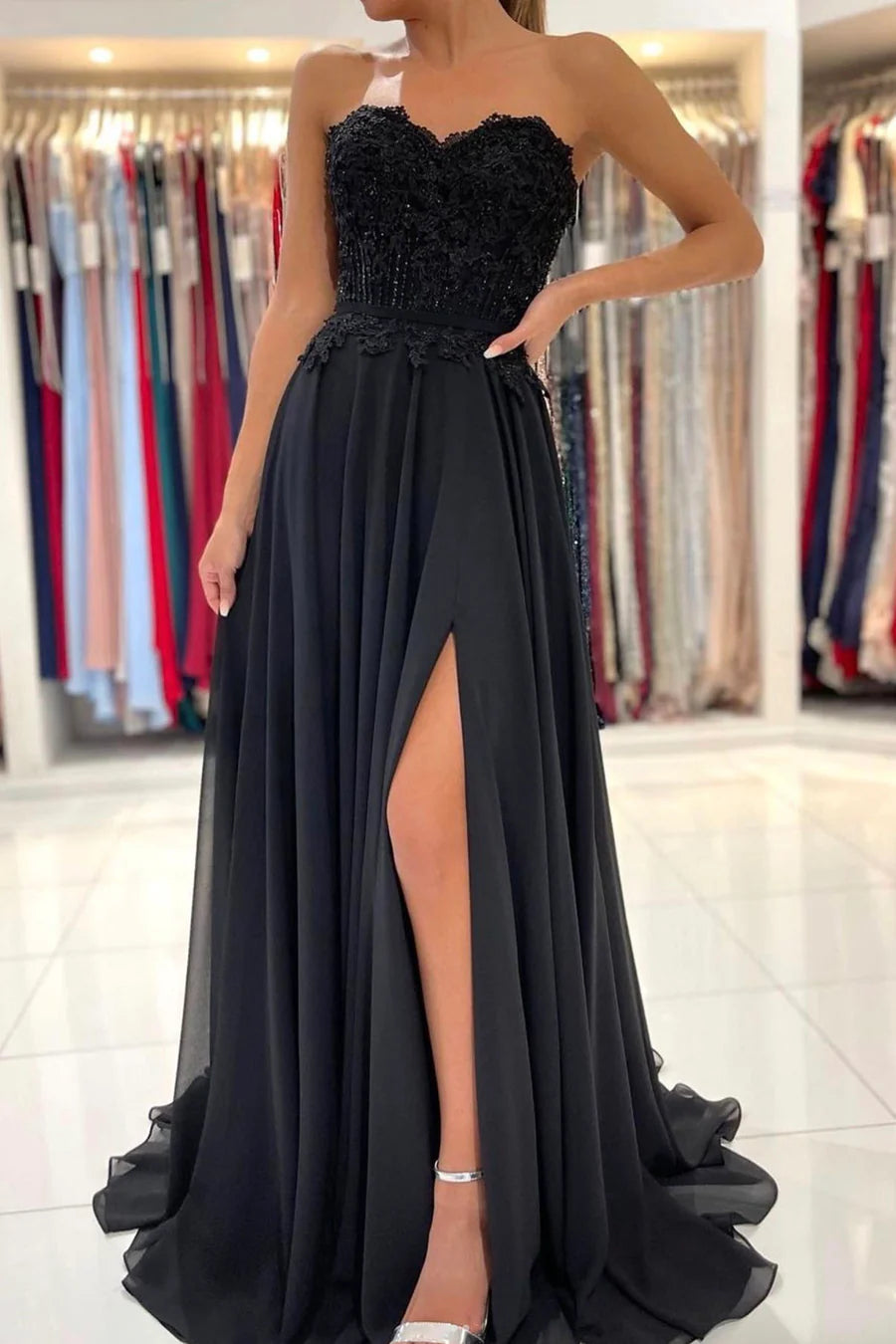 Schwarzes langes Ballkleid aus Chiffon und Spitze, trägerloses Abendkleid in A-Linie, nv1464