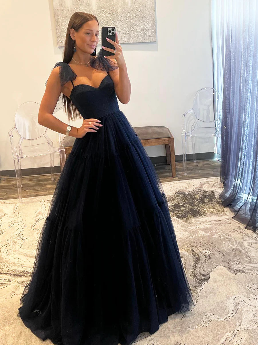 Marineblaues Ballkleid in A-Linie aus gepunktetem Tüll, A-Linie, herzförmiger Ausschnitt, Schleife an den Schultern, Abendkleid nv1423