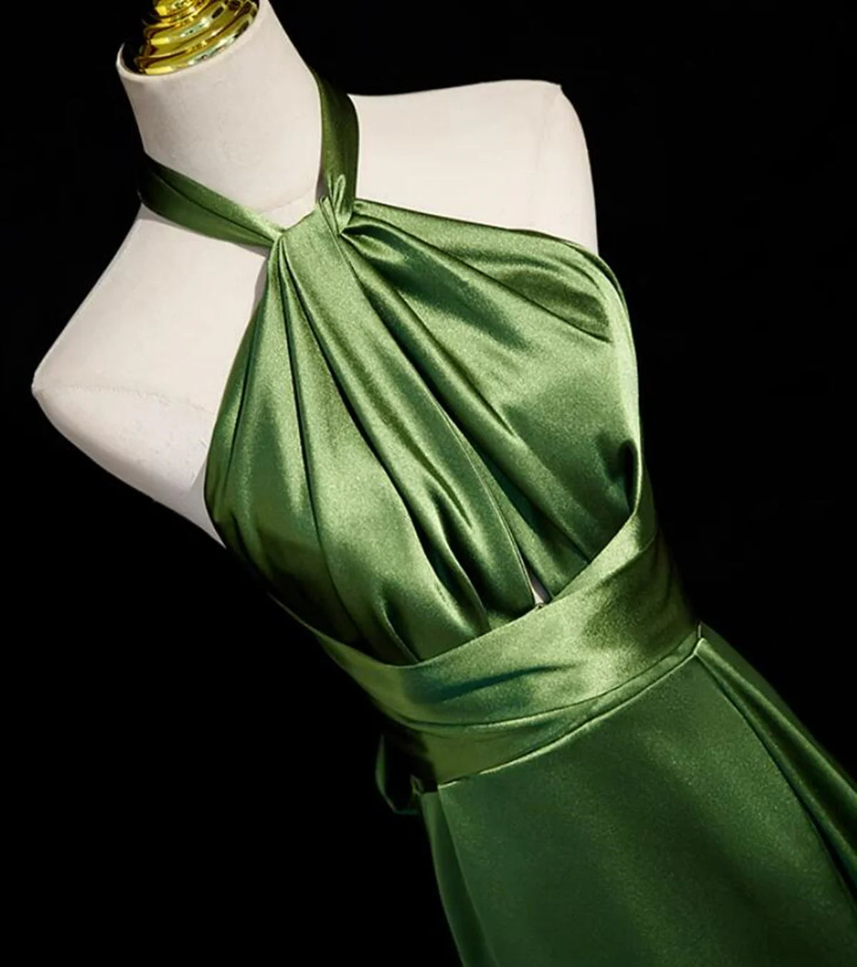 Grünes, weiches Satin-Neckholder-Abendkleid, langes Partykleid, grünes A-Linien-Ballkleid nv1593