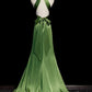 Grünes, weiches Satin-Neckholder-Abendkleid, langes Partykleid, grünes A-Linien-Ballkleid nv1593