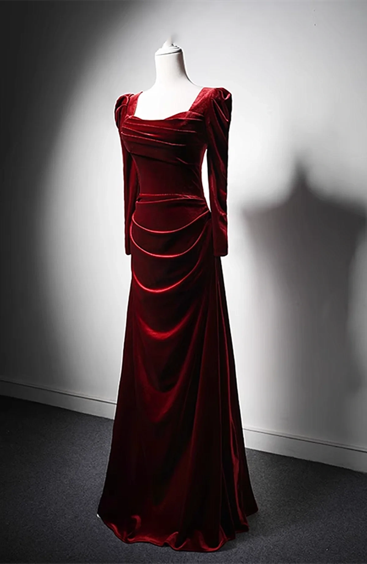 Burgunderrotes, langärmliges, langes A-Linien-Ballkleid aus Samt für Hochzeiten, Partys und Abende nv2154