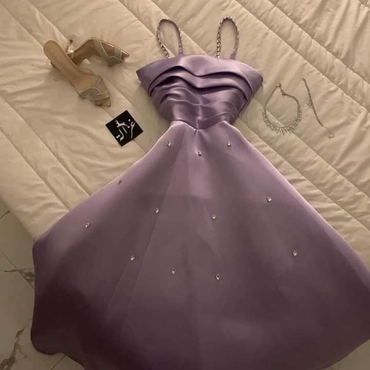 Robe de soirée mi-longue en satin à bretelles spaghetti verte/rouge/violet/bleue nv3206