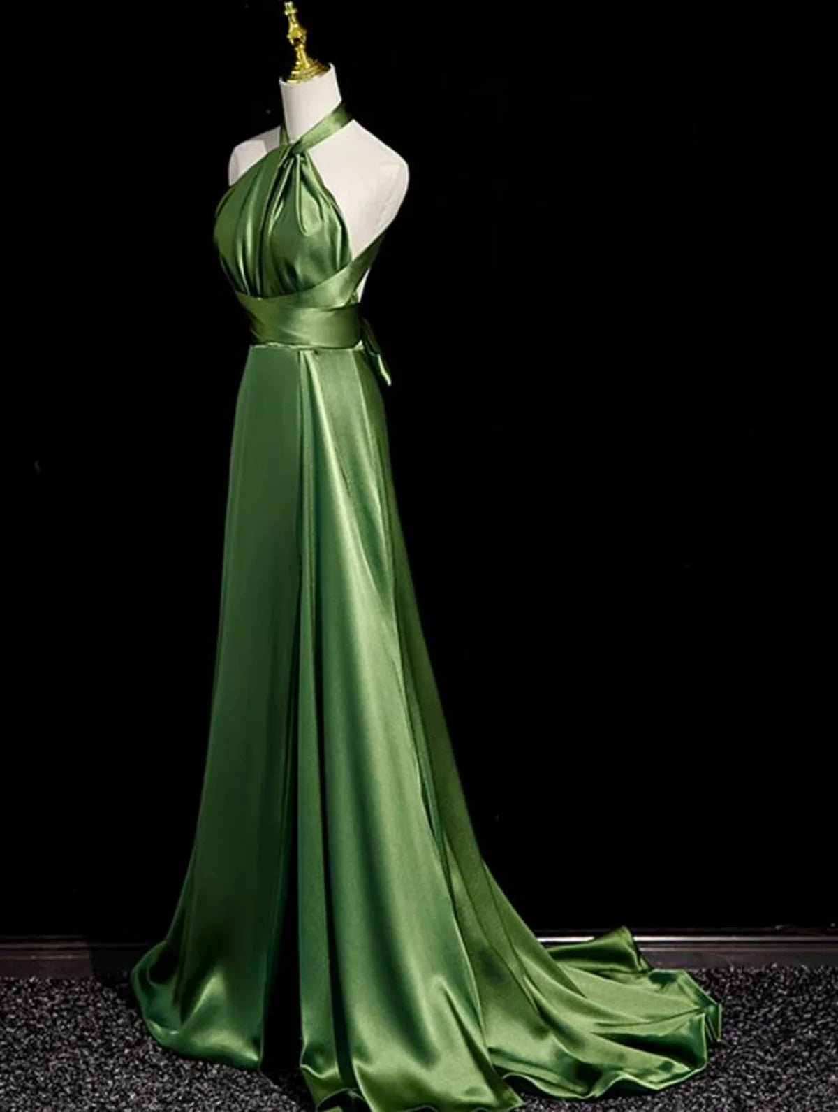 Grünes, weiches Satin-Neckholder-Abendkleid, langes Partykleid, grünes A-Linien-Ballkleid nv1593