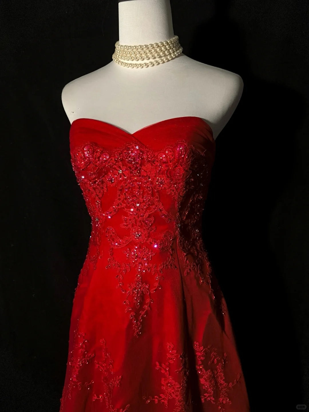 Elegantes, langes Ballkleid-Abendkleid aus rotem, perlenbesetztem Tüll, NV4782