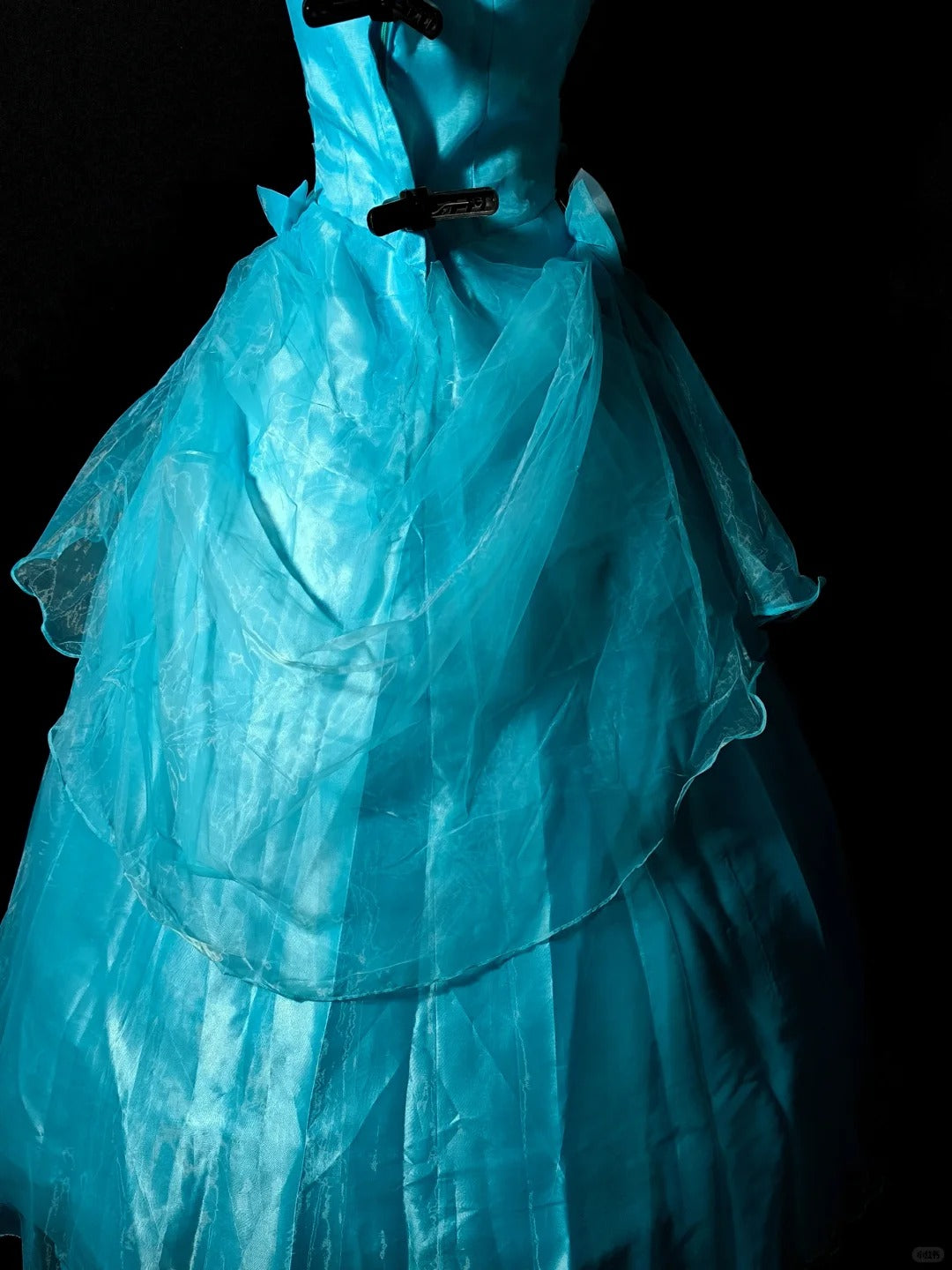 Blaues, perlenbesetztes, elegantes, langes Tüll-Ballkleid nv4780