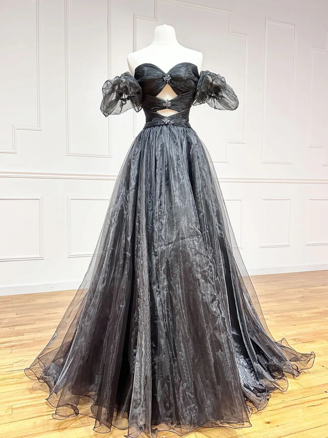 Schwarzes, schulterfreies, langes A-Linien-Ballkleid aus Tüll, schwarzes formelles Abendkleid nv1523