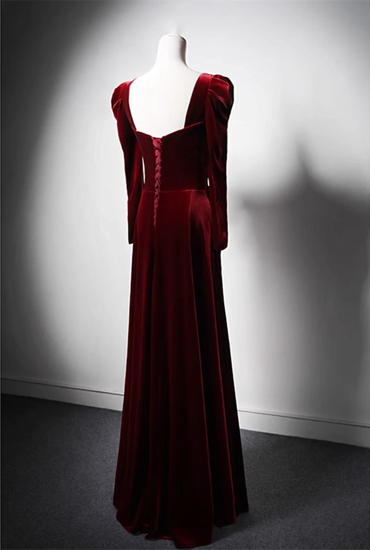 Burgunderrotes, langärmliges, langes A-Linien-Ballkleid aus Samt für Hochzeiten, Partys und Abende nv2154