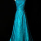 Elegantes, langes, blaues Ballkleid mit Perlenbesatz aus Tüll, NV4781