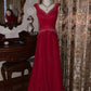 Robe de mariée rouge bordeaux luxueuse et élégante, ornée de perles, sans manches, col en V et traîne - Robe de mère de la mariée et robe de soirée NV6372