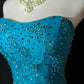 Elegantes, langes, blaues Ballkleid mit Perlenbesatz aus Tüll, NV4781