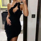 Schwarzes sexy elegantes One-Shoulder-off-Shoulder unregelmäßige einzigartige Mode Saum kurzes Mini Homecoming Kleid Partykleid Abendkleid nv2382