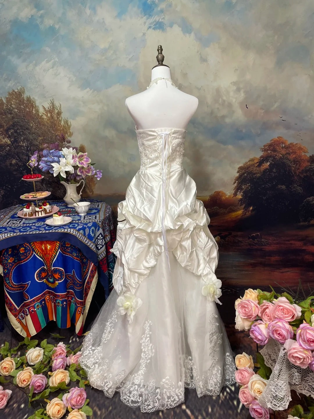 Elfenbeinweiß Wunderschöne Mode Elegante Blumen Exquisite Perlen Spitze Lange Satin Tüll Ballkleid Abendkleid Brautkleid nv4063