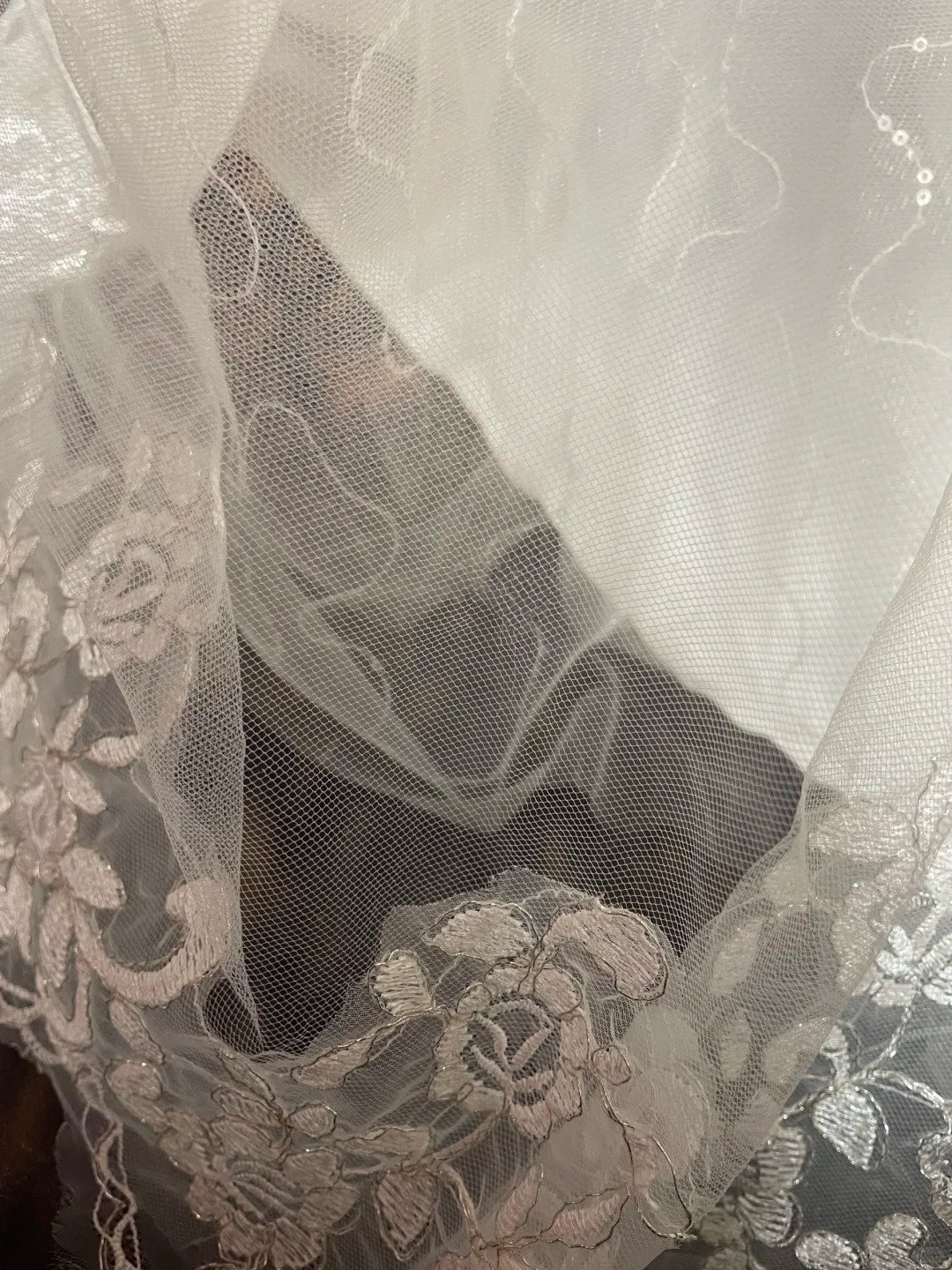 Elfenbeinweiß Wunderschöne Mode Elegante Blumen Exquisite Perlen Spitze Lange Satin Tüll Ballkleid Abendkleid Brautkleid nv4063