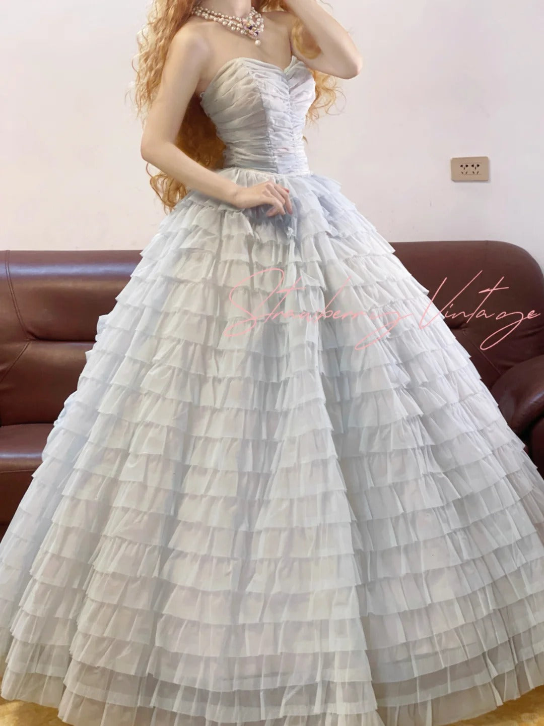 Rosa Vintage Elegantes langes mehrlagiges Prinzessinnen-Tüll-Ballkleid nv5028